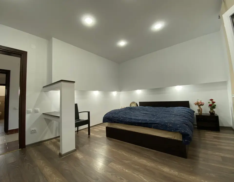 casa de vânzare în Moara Vlăsiei, Ilfov - spațiu generos cu vederi spre lac - imaginea 11
